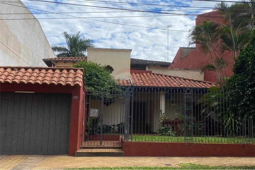 Casa en mburucuya a pasos de julio correa, foto 1