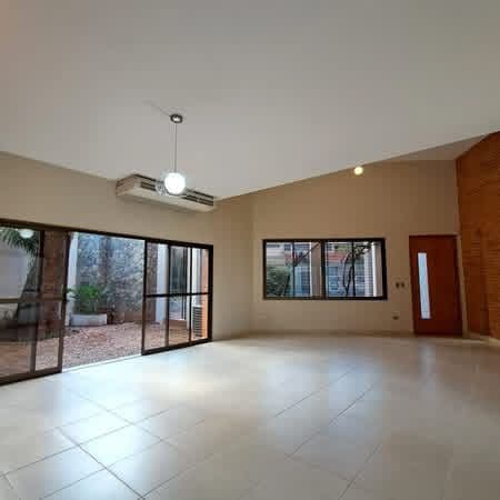 En Alquiler Hermosa A hermosa casa Zona Colegio del Sol, foto 4