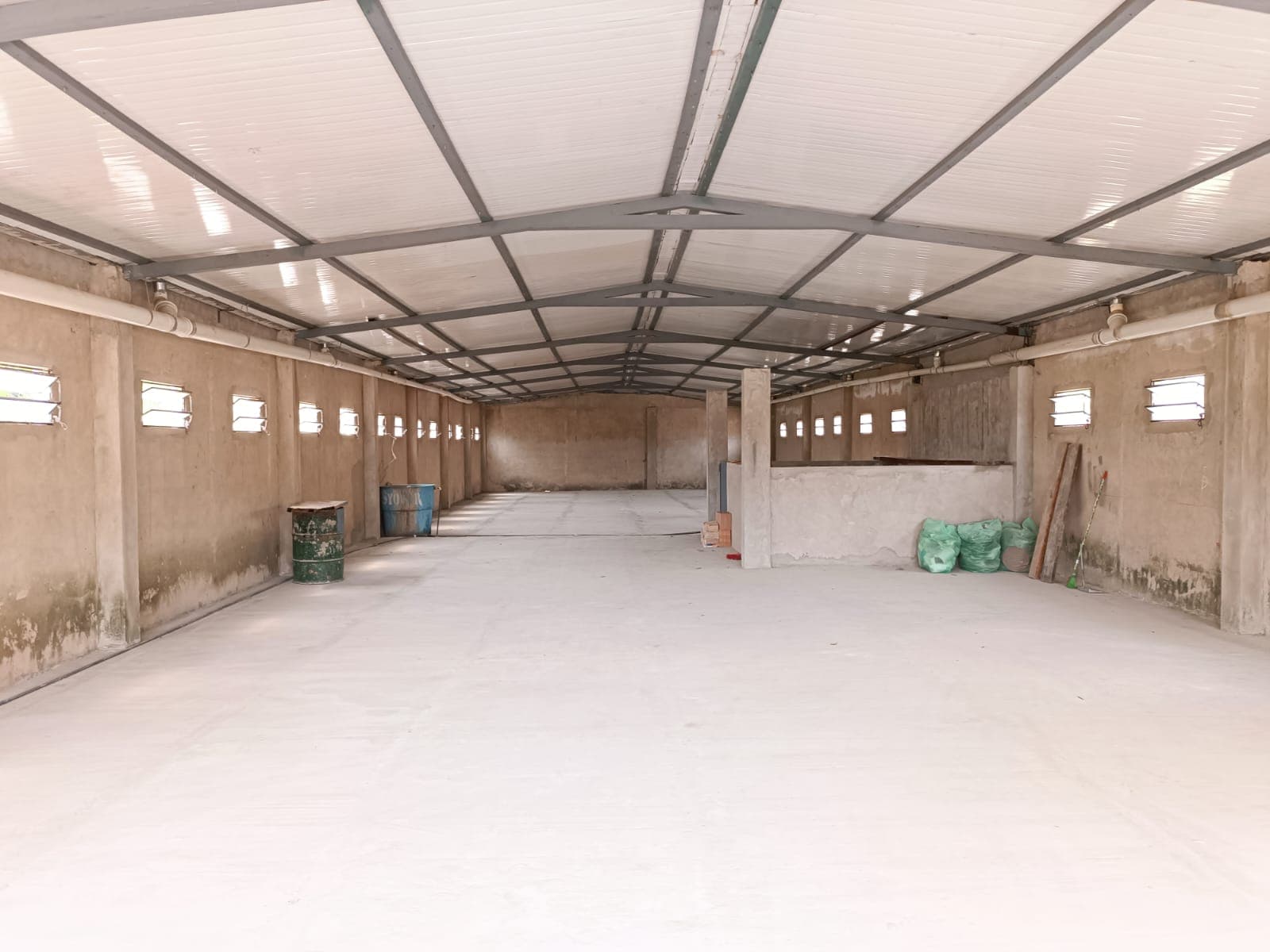 Alquilo Local Comercial Sobre Av. En San Lorenzo