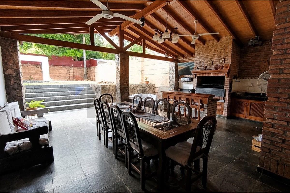 Residencia amoblada en venta en Barrio San Vicente, foto 2