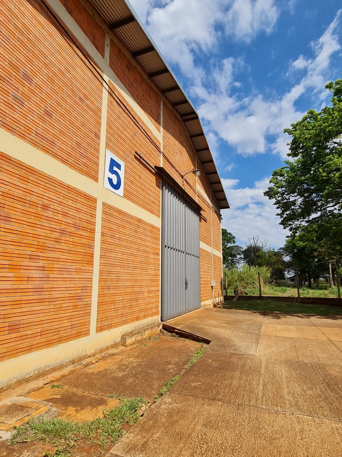 Alquilo depositos en la zona de minga guazú