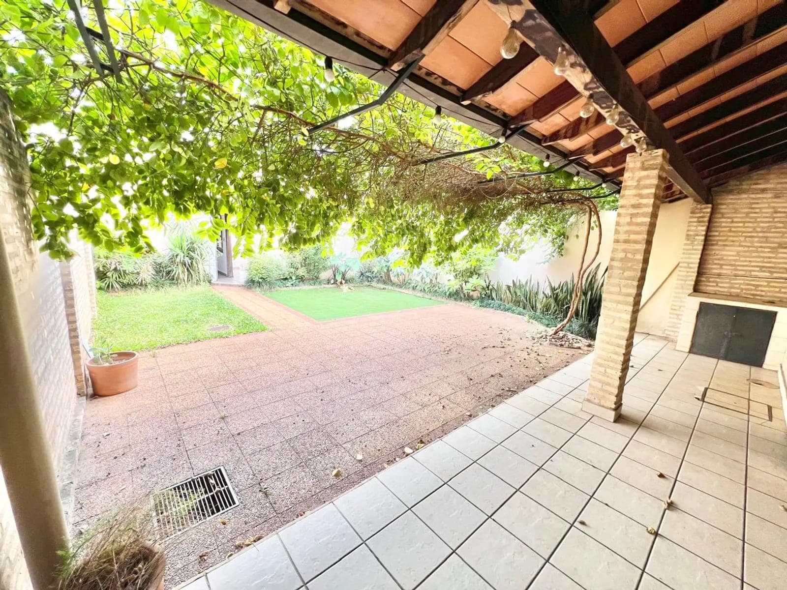 Dúplex con amplio patio en alquiler – zona ips central, foto 5