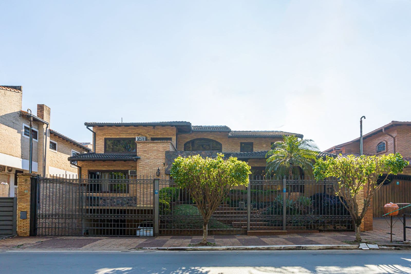 Hermosa Residencia En Venta En Bo. Mburucuyá. Asunción, foto 3