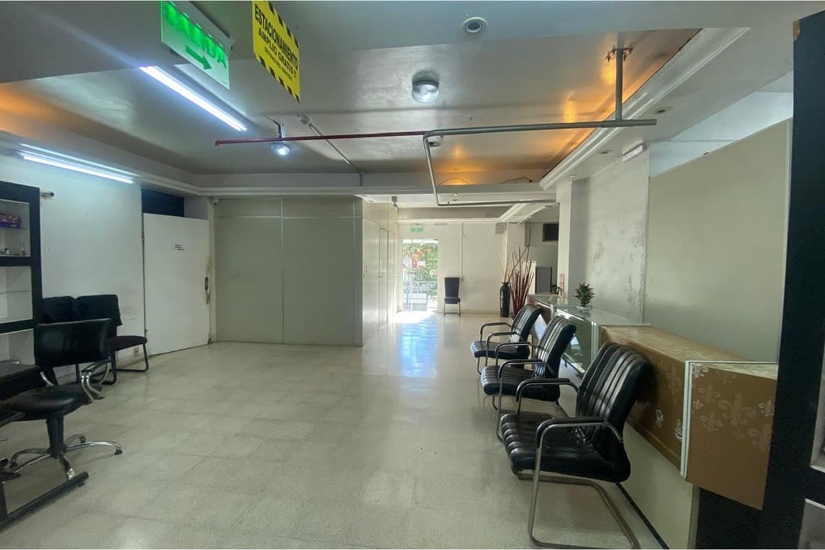 Imponente Salón Comercial en Esquina sobre Avda. Mariscal López — foto 4