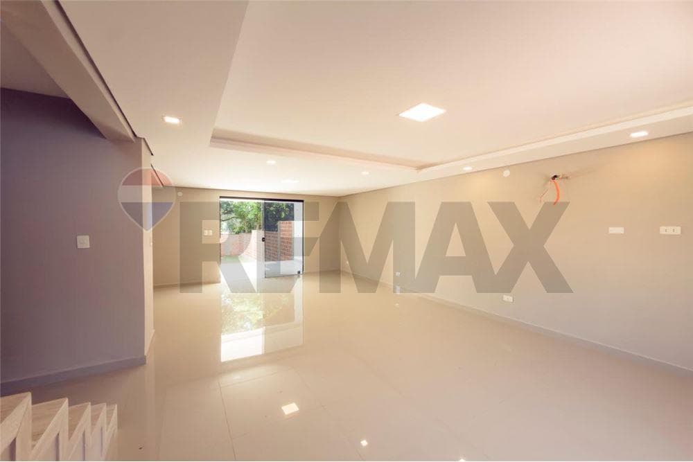 Excelente oportunidad!! Dúplex próximo estrenar - san roque de lambaré