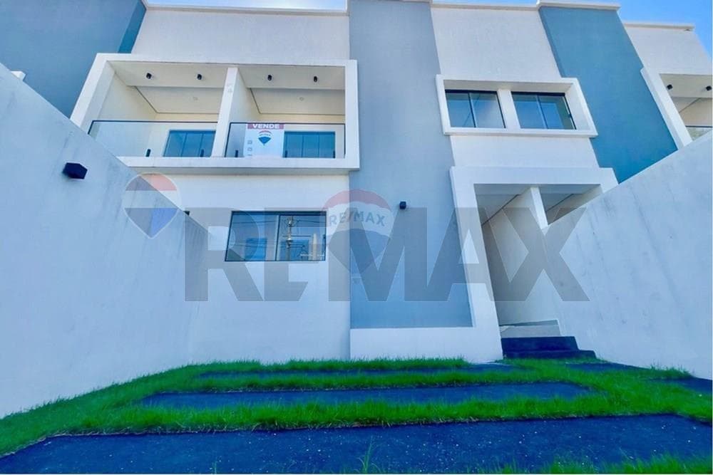Duplex Lujoso en Loma Pyta