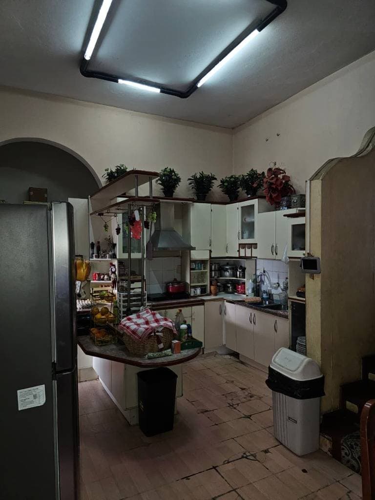Casa a refaccionar a valor terreno en barrio san vicente, foto 2