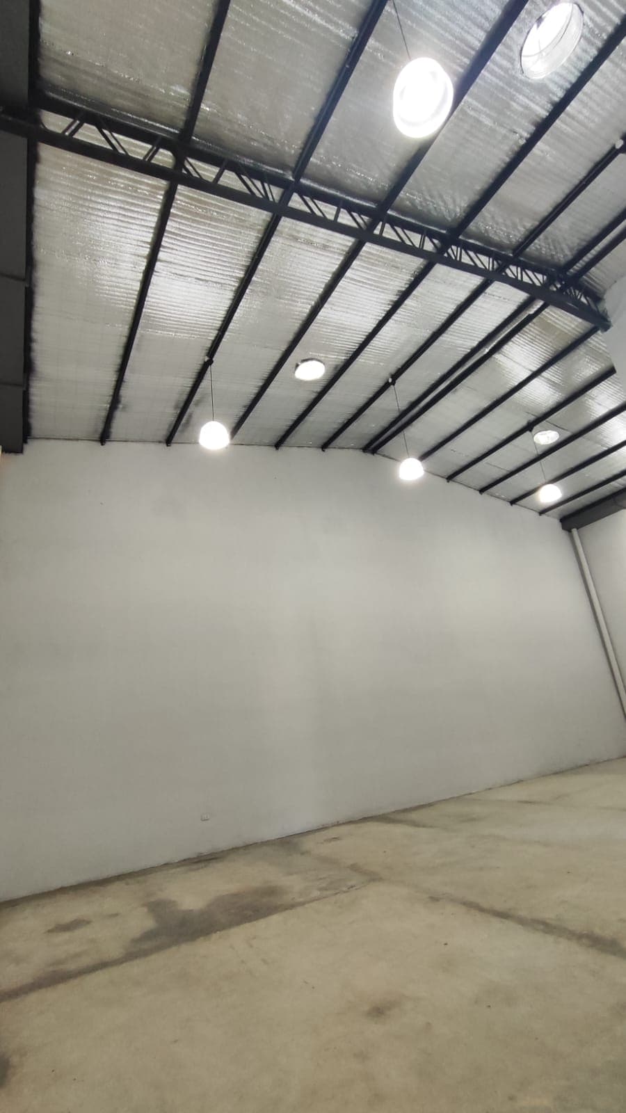 de despósito con showroom en Luque — foto 5