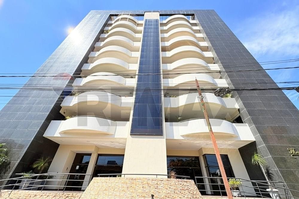 Alquilo penthouse 3 niveles de 906 m2