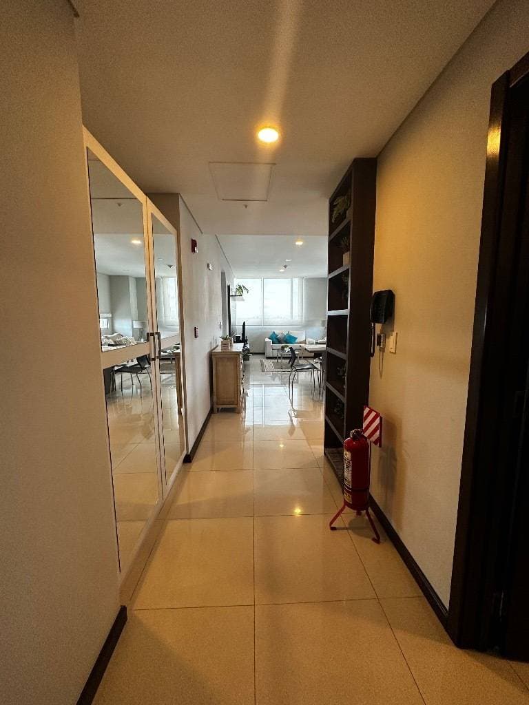 Departamento amoblado en edificio miami Villa Morra, foto 2