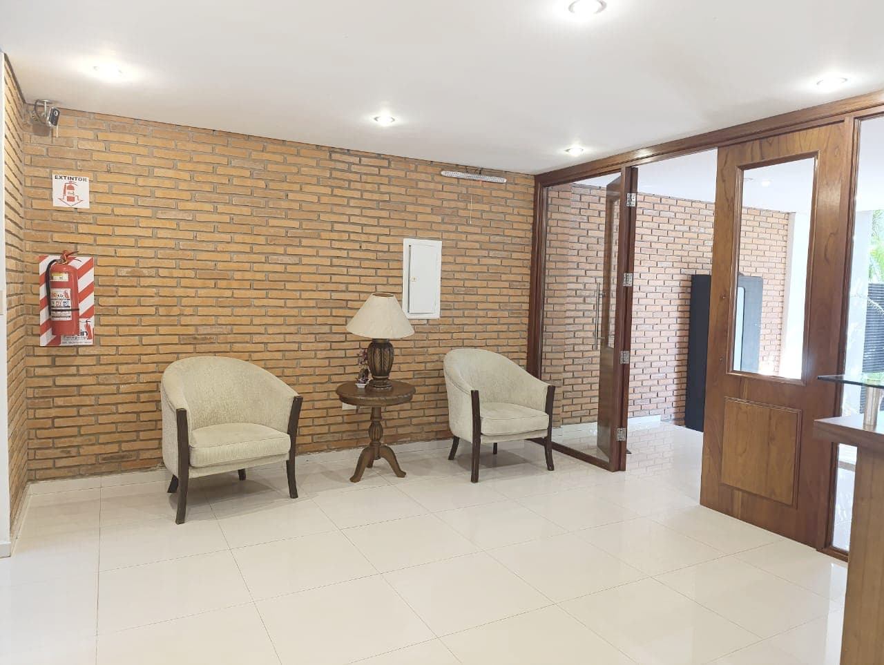En venta amplio departamento tipo dúplex a pasos del bcp, foto 4