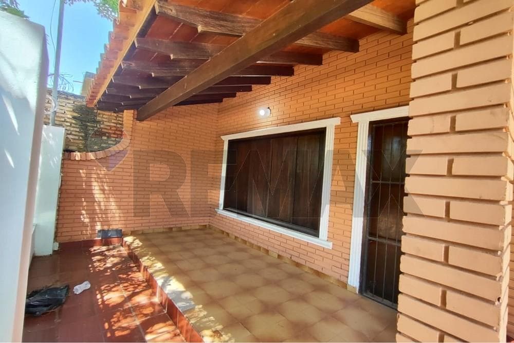 Casa en Luque laureyty, foto 2