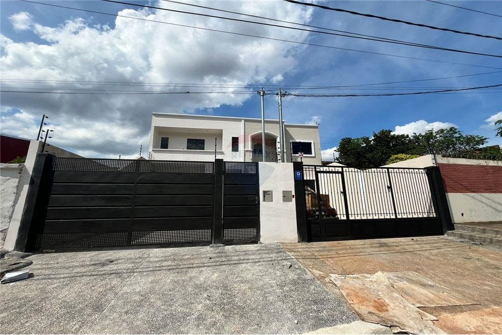 Duplex en lambare barrio santo domingo, foto 1