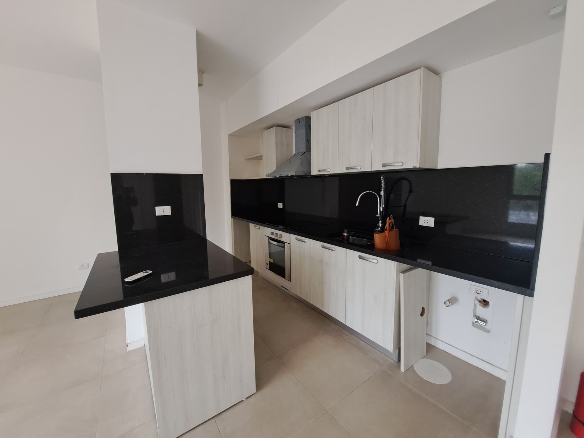 Exclusivo Departamento de 1 Dormitorio en Venta en la Prestigiosa Villa Morra, foto 4