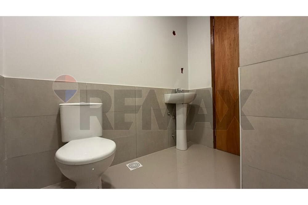 Chalet - Venta - Luque, Paraguay, invierte en un nuevo hogar!, foto 3