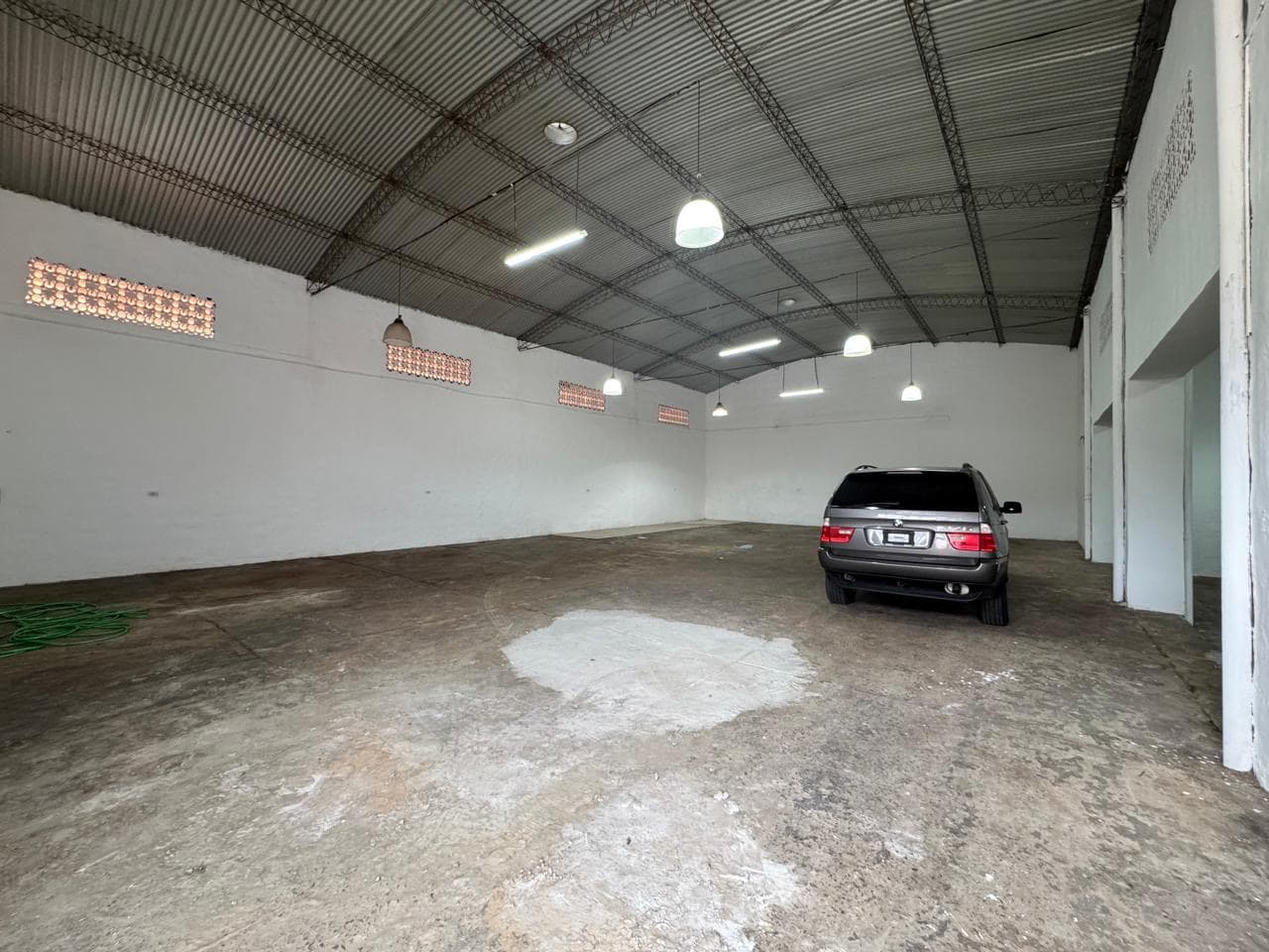 Alquilo tinglado en Fernando de la Mora zona sur
