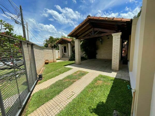 SE ALQUILA AMPLIA CASA zona Campus de la Católica — foto 2