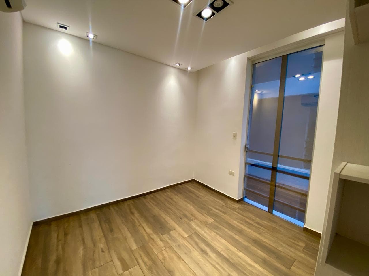 Depto de 2 habitaciones en el complejo residencial lambare, foto 5