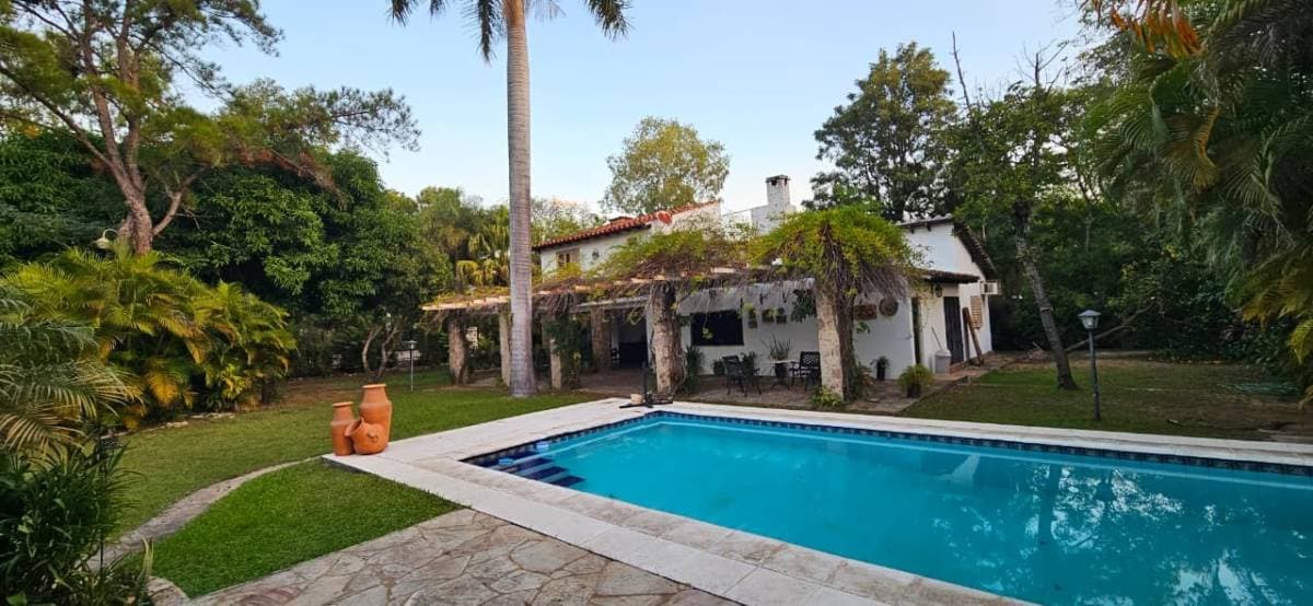 Vendo casa 4 dormitorios - avda. Santiago schaerer, San Bernardino