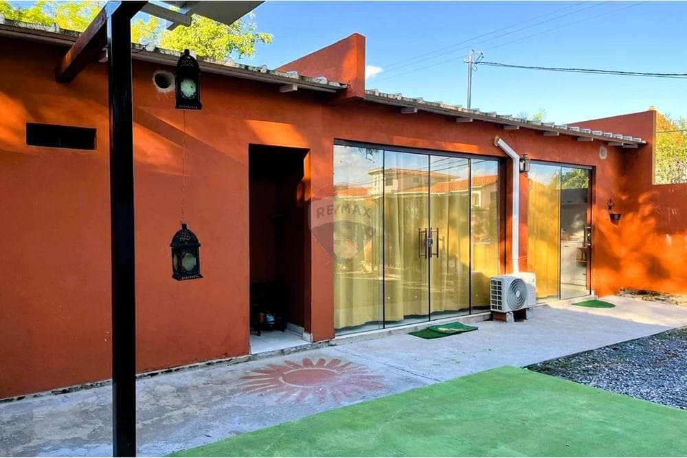 En Venta Casa frente al Hotel Los Alpes - Sanber, foto 2