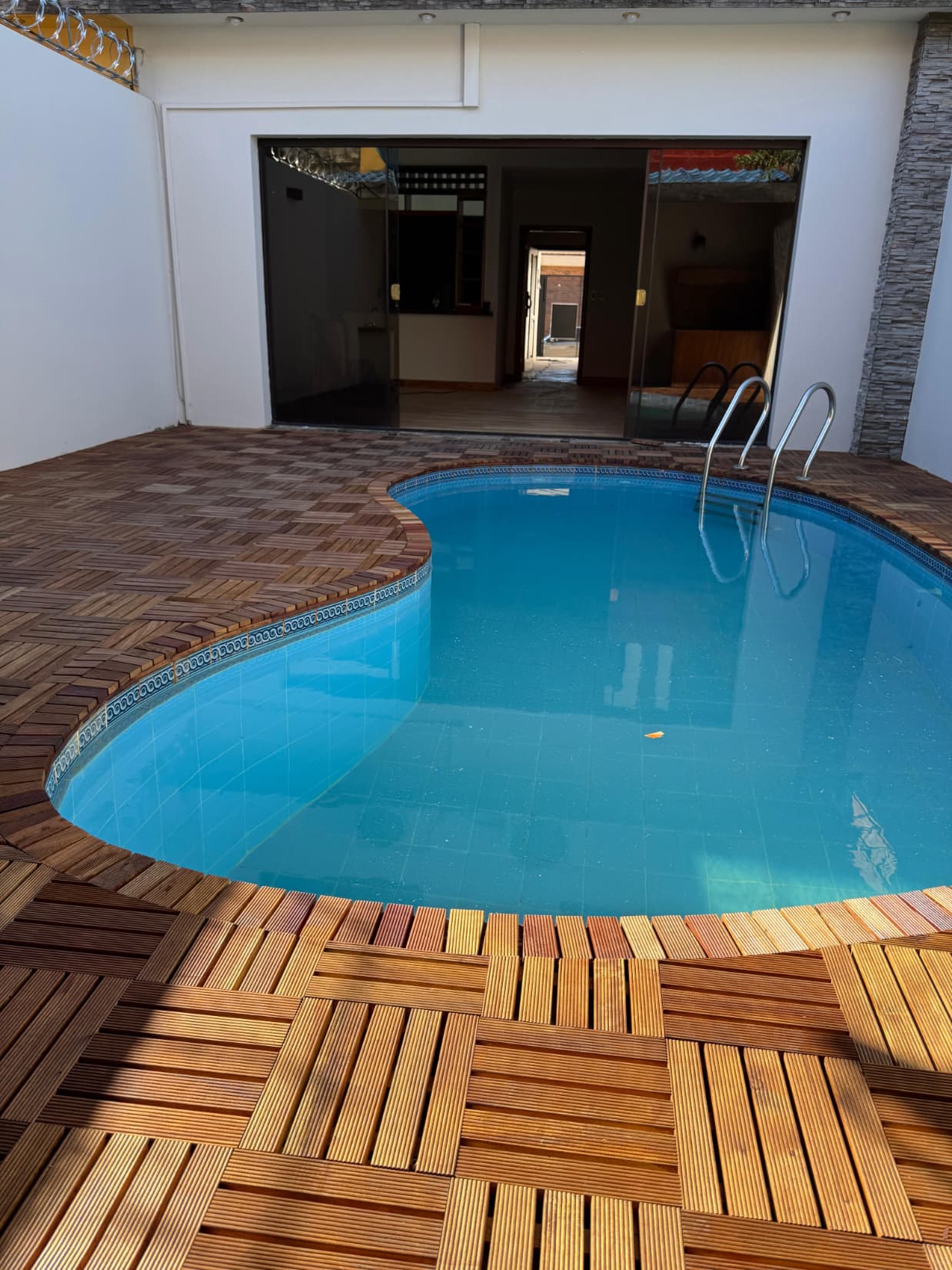 Dúplex en alquiler – barrio san jorge, Asunción