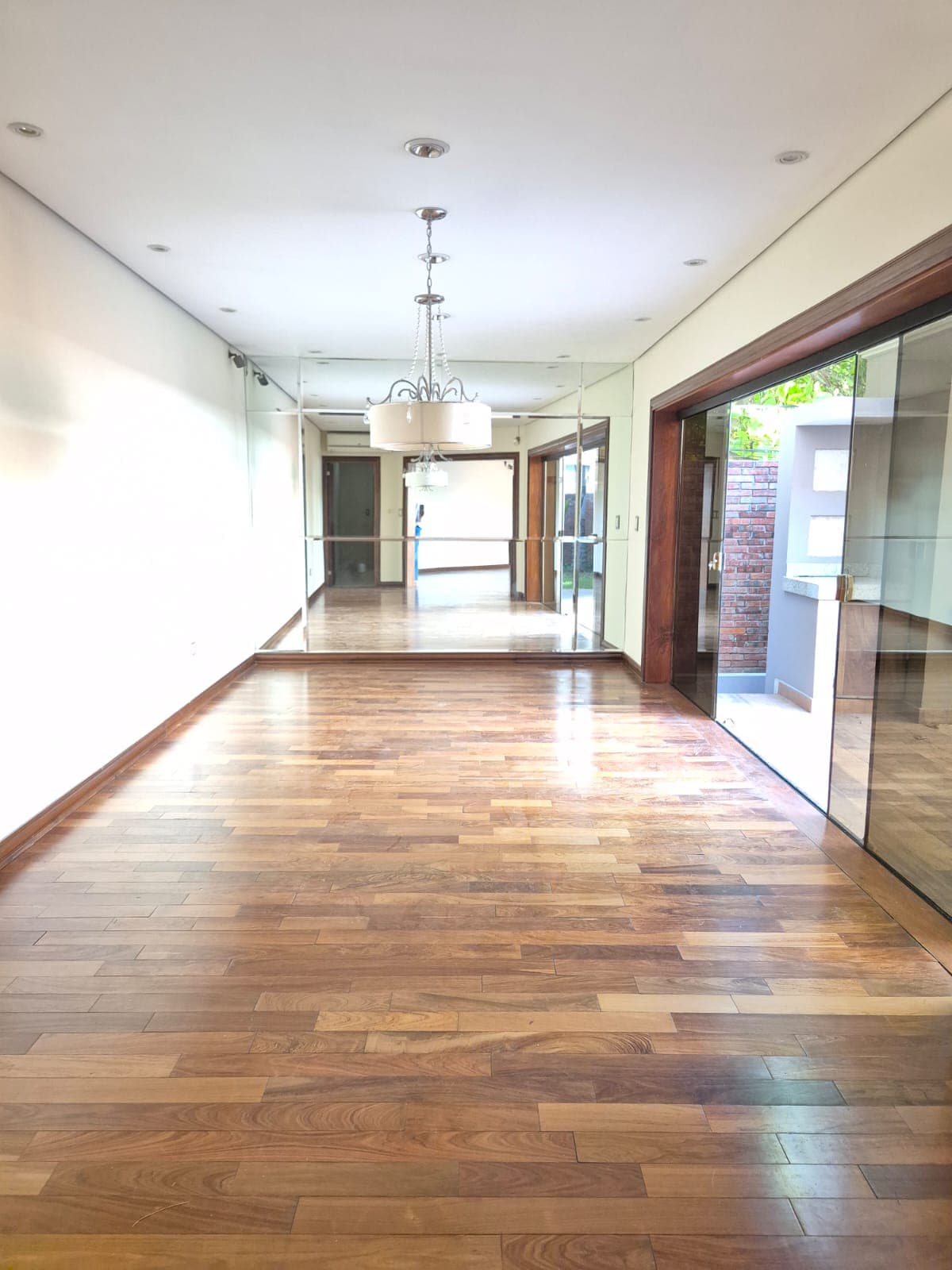 Hermosa Casa Pareada De Tres Suites !, foto 2