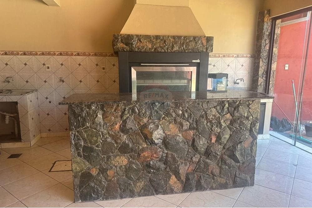 Casa- Alquiler- Asunción — foto 5