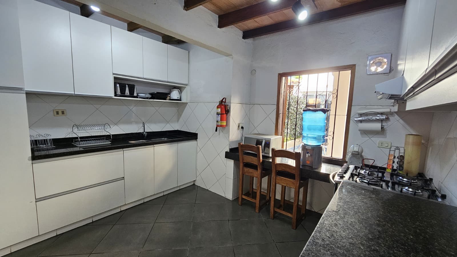 En Alquiler Hermoso Chalet En Barrio Mburucuya — foto 5