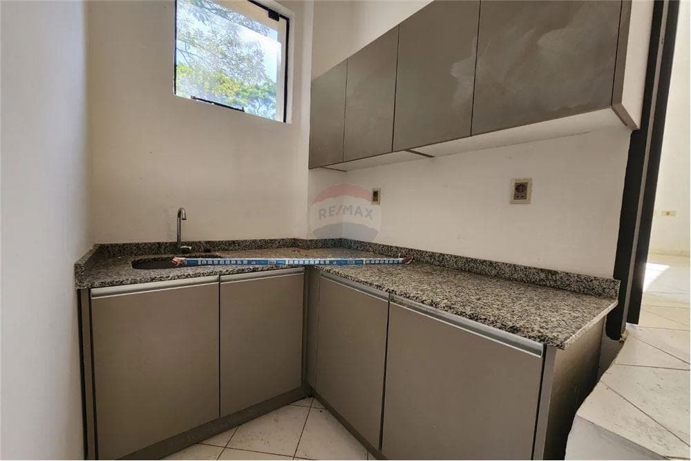 Deposito en lambare, foto 1