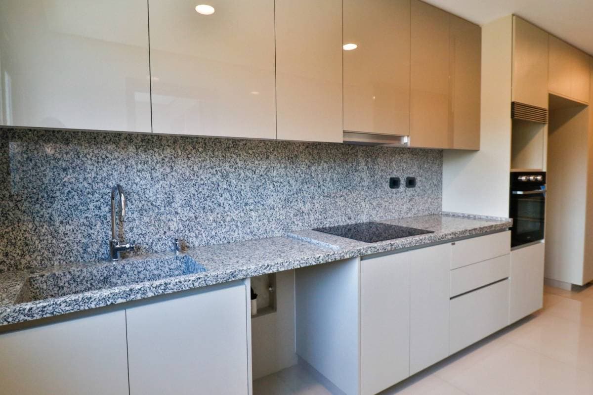 En venta amplio y lujoso departamento de 2 habitaciones sobre primer presidente, foto 3