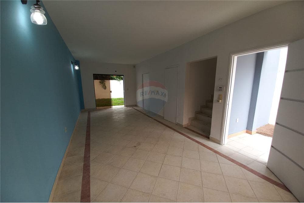 Hermoso Duplex en Fdo. de la Mora Zona Norte, foto 3