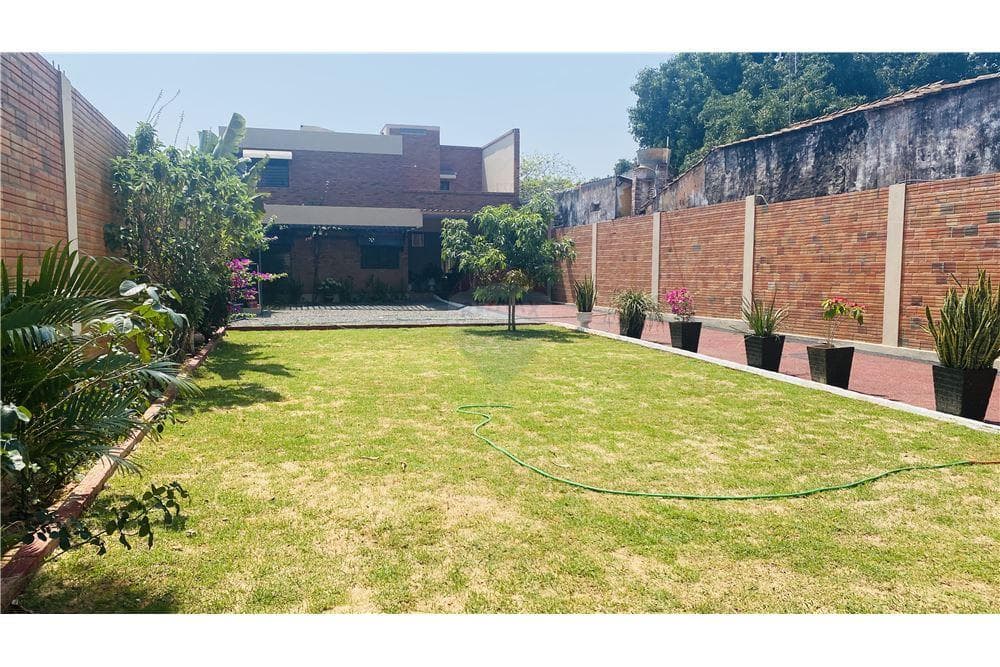 Casa nueva en venta en Lambaré, con importante ubicación