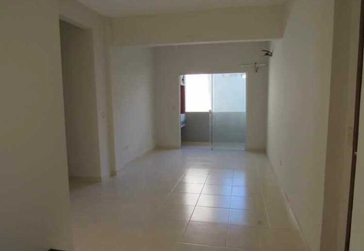En alquíler departamento sin muebles zona Mburucuyá — foto 1