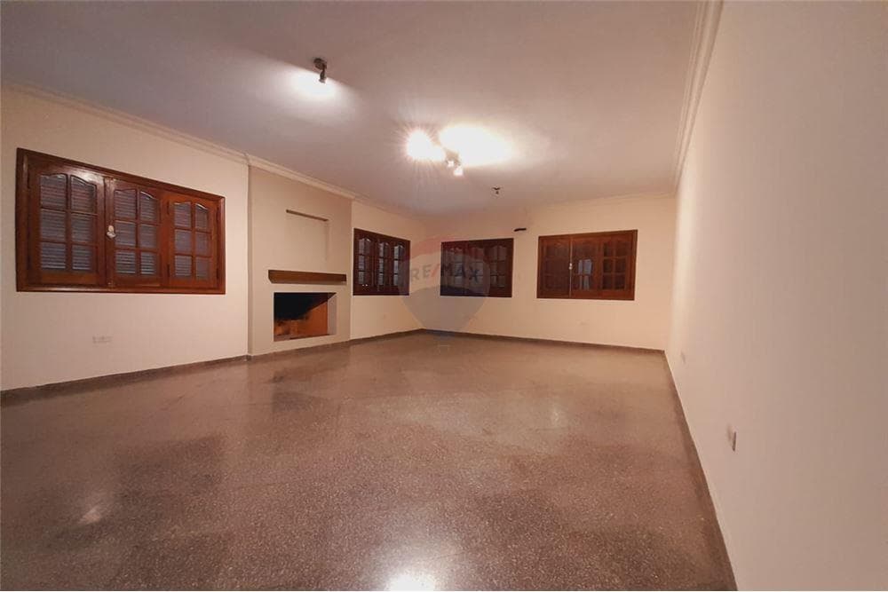 Casa c/ piscina y cancha d fútbol en Lambaré, foto 2
