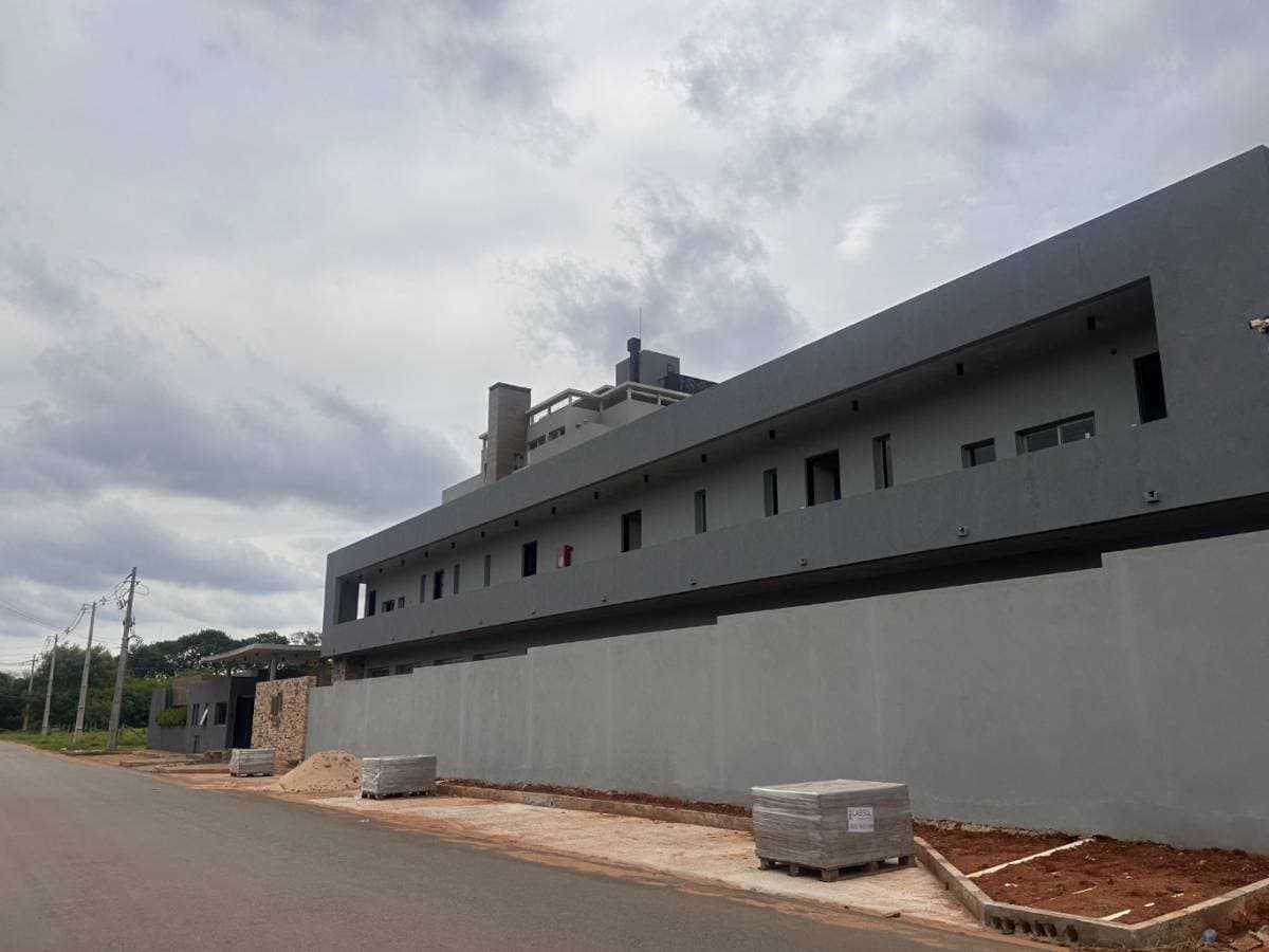 Departamento de un dormitorio con cochera en terrazas de laurelty, foto 3