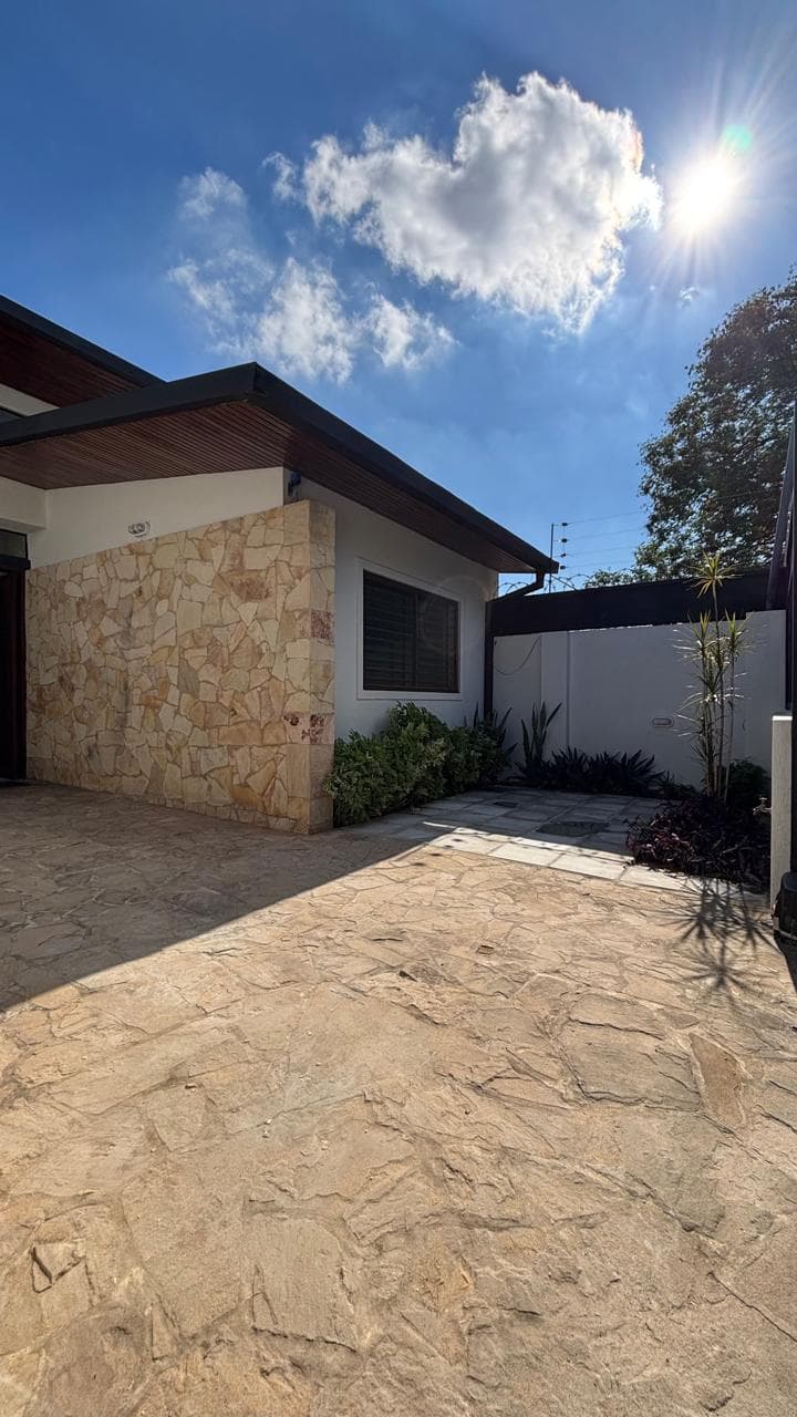 Casa de 3 dormitorios en barrio Jara, foto 2
