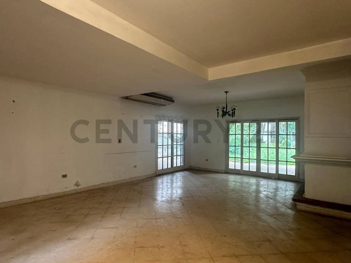 Imponente Residencia en Corazon de Las Lomas, foto 2
