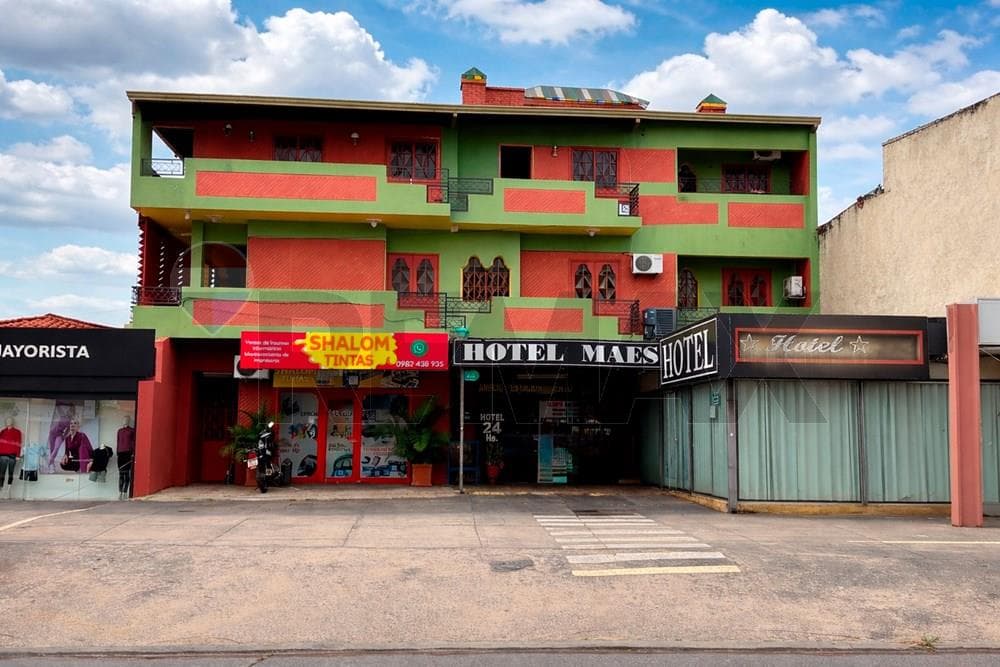 Vendo propiedad comercial sobre acceso sur