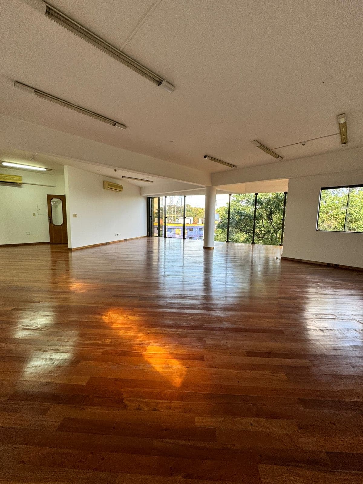 En alquiler oficina de 120m2 zona boggiani con cochera, foto 2