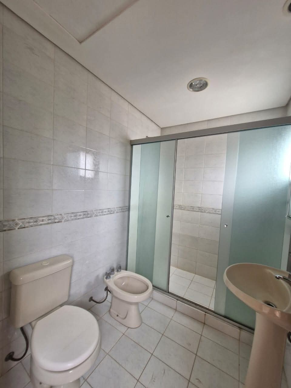 Duplex en Fernando de la Mora zona curva de la muerte, foto 4