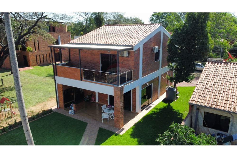 Hermosa casa en barrio residencial de lujo!!, foto 2