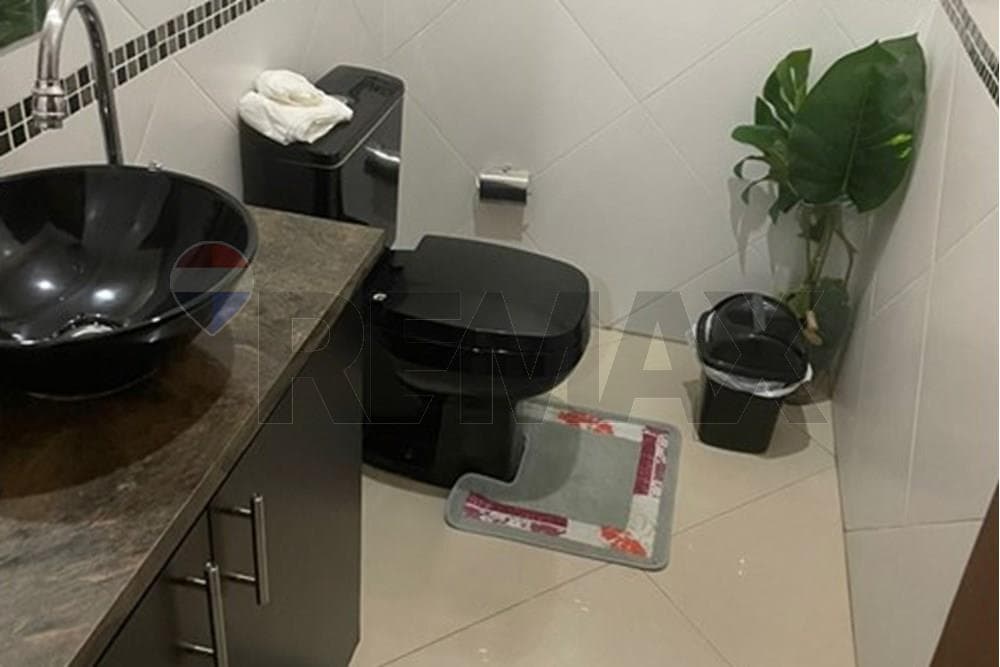 en vemta hermoso duplex en lambare barrio santa lucia, foto 3
