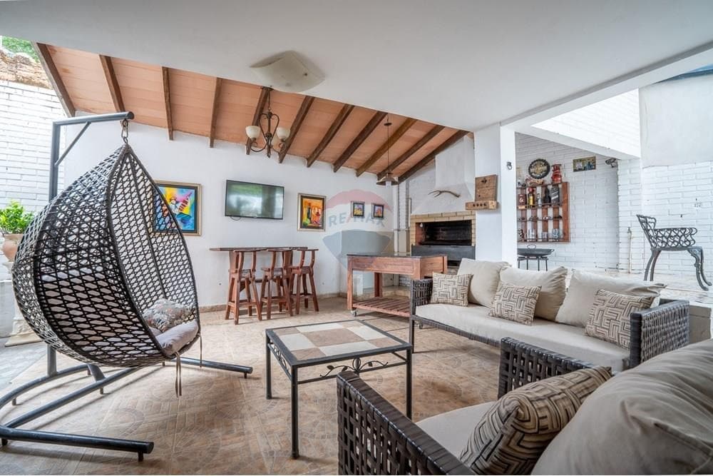 Casa con 4 dormitorios y piscina, foto 4