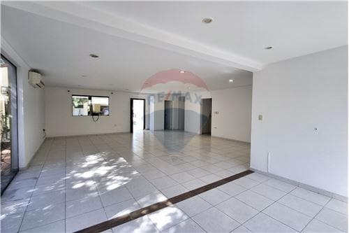 Casa en el condominio Boulevard Luque Cuarto Barrio, foto 5