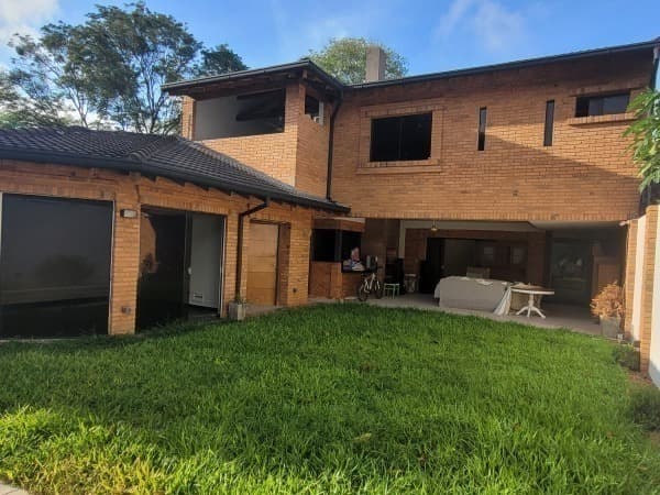 Hermosa casa en barrio Herrera, foto 1
