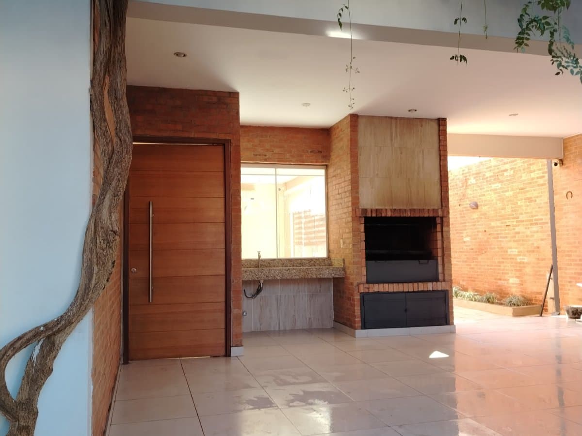Casa de 4 dormitorios en barrio mburicao, foto 2