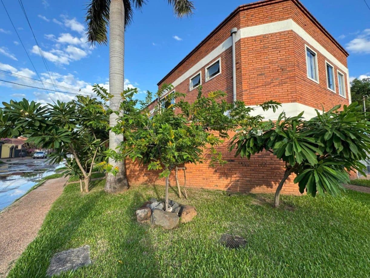 duplex en esquina en Ycua Sati, foto 1