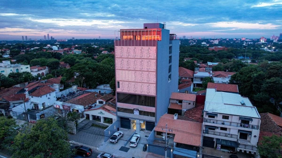 ALQUILO oficinas corporativas a estrenar sobre Avenida brasilia