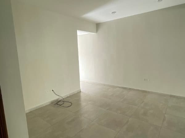 Duplex - 3 dormitorios y 3 baños cuarto barrio - Luque — foto 4