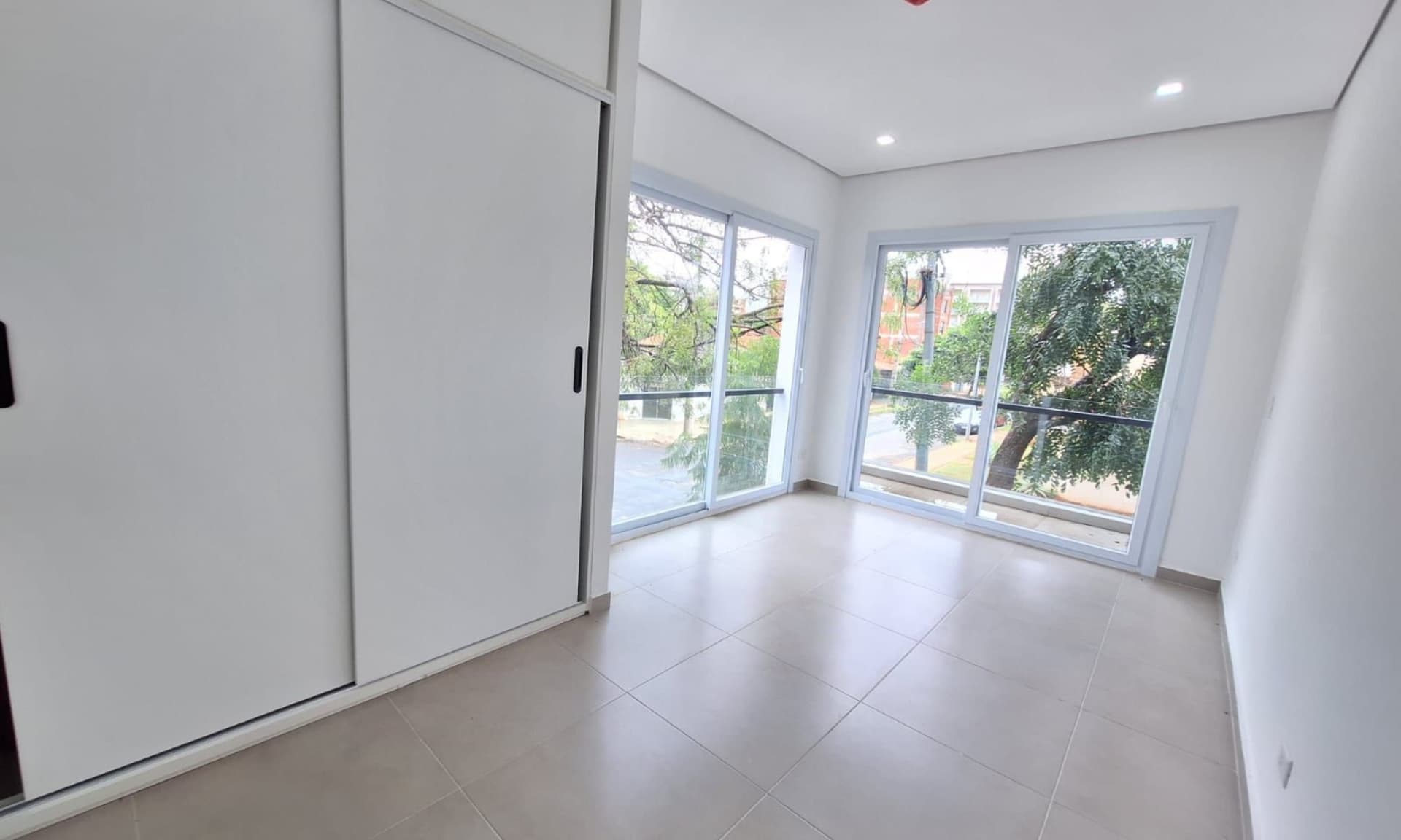 En venta depto de 2 dormitorios en el barrio Herrera, foto 4